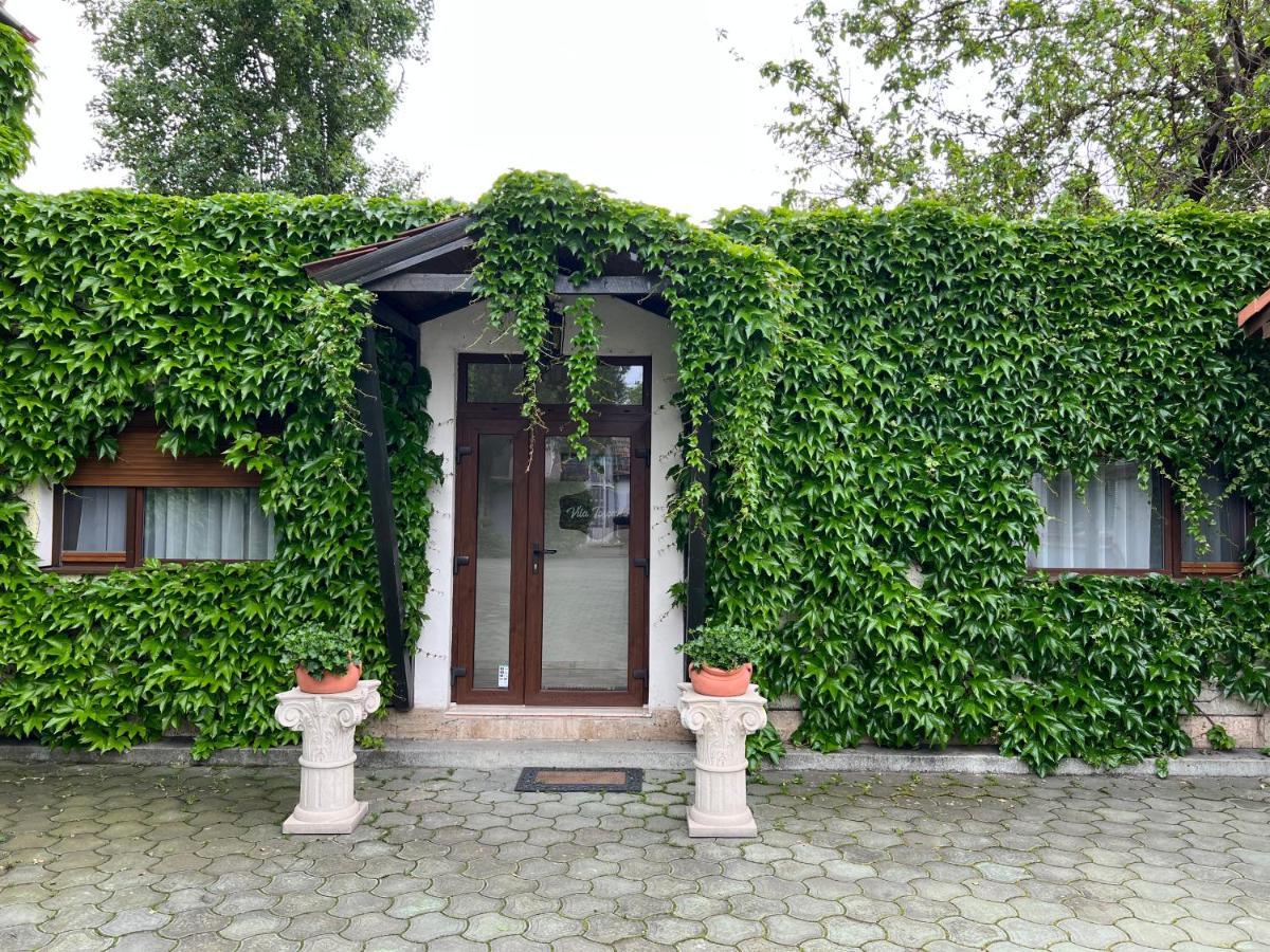 Vila Toscana Timisoara Ngoại thất bức ảnh