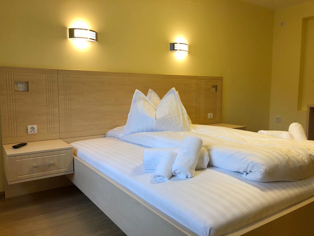 Vila Toscana Timisoara Ngoại thất bức ảnh