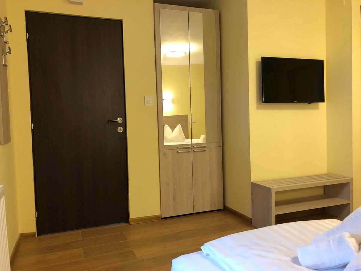 Vila Toscana Timisoara Ngoại thất bức ảnh